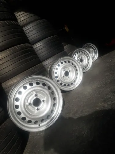 Rodas aro 14 pra Fiat Volks gm e ford a partir de 985 reais com pneus 