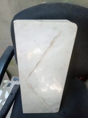 R$55 Porta Bíblia em Mármore.