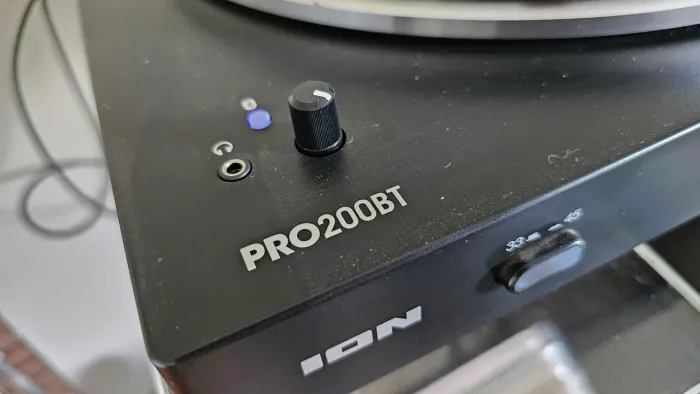 Toca-discos Ion PRO200BT com bluetooth e USB (super brinde!)