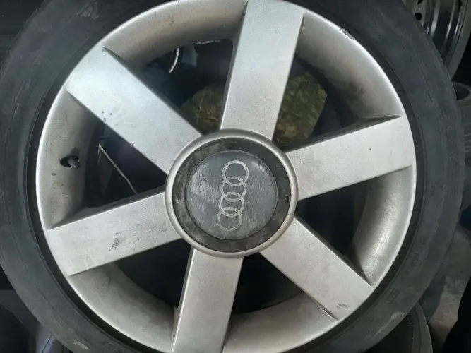 Roda aro 17 Audi S3 Prata original 5x100 multi furo