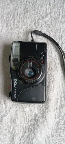 Câmera Analógica Yashica MG-3