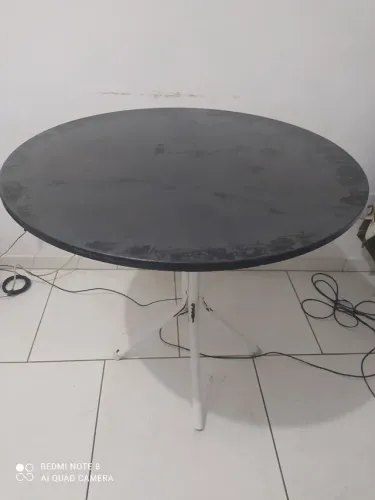 Mesa redonda de Mármore - PRETA