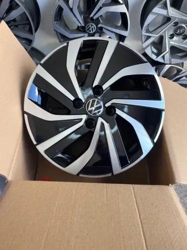 Roda aro 15 Black diamantada.