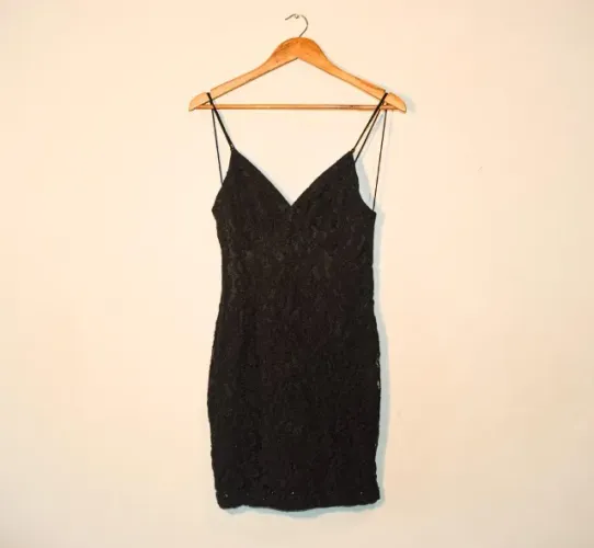 vestido justo de renda preto tamanho p