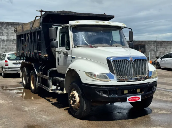 INTERNATIONAL NAVISTAR DURASTAR 4400