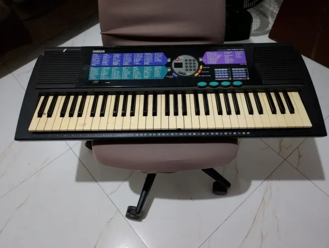 Teclado YAMAHA 