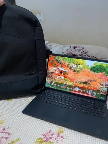 Notebook marca Dell + mochila Bagaggio