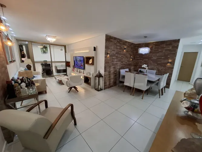 Apartamento de 4 quartos, com 167,5m², à venda na Praia de Piratininga, Niterói/RJ