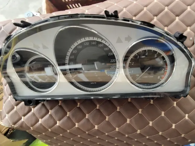 Painel de Instrumentos Mercedez c180/c200 compressor 043697