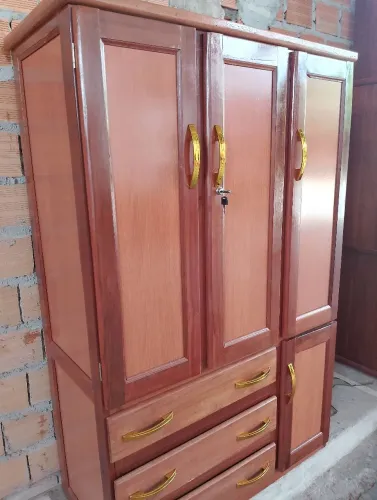 GUARDA ROUPA DE 3 PORTAS NOVO