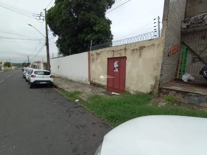 R. TOMÁS DE ÁREA LEÃO - BAIRRO: ININGA