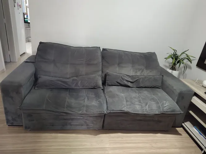 Sofá retrátil e reclinável 