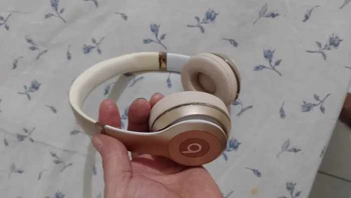 Fone beats solo 2 ,em perfeito estado pouco tempo de uso