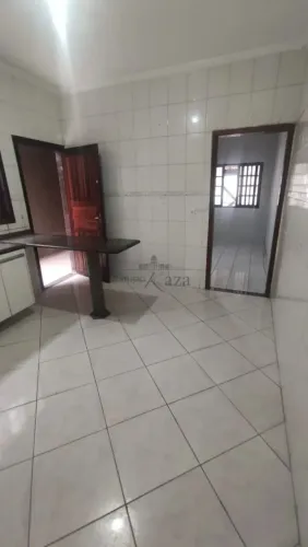 Oportunidade - Casa - Loteamento Residencial Vista Linda - 2 Dormitórios - 60m².