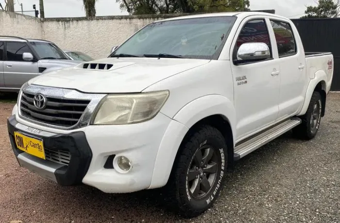 Toyota Hilux CD SRV 4X4 3.0 8V 116cv TB Diesel 2015
