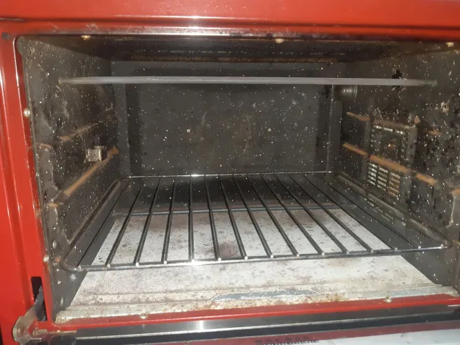 Forno eletrico Philco com sistema rotativo e ventilação