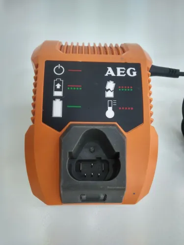 Carregador de Bateria AEG LL1230