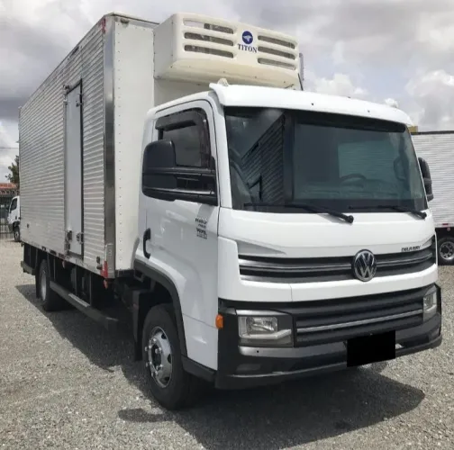 Volkswagem 11.180 baú refrigerado ano 2018