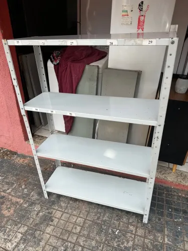 Estante de Metal para Organização