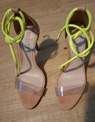 PROMOÇÃO Sandália SCHUTZ