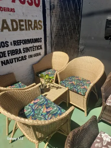 Conjunto de cadeiras de fibra sintética para área externa
