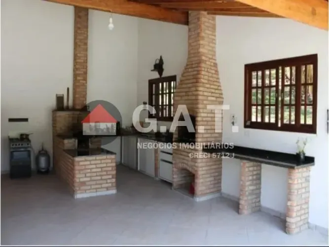 Sítio de luxo em condomínio - 5 quartos, 2 suítes, 25.000m² - Venda em Itu-SP, bairro Libe