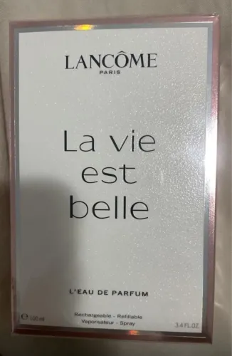 Perfume Lá vie est belle