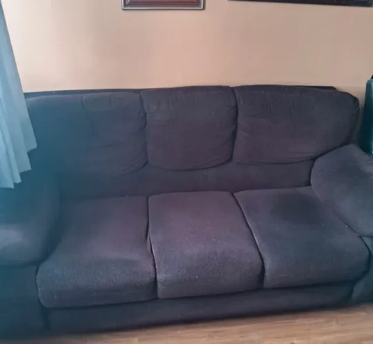 Sofá 3 lugares em tecido cinza