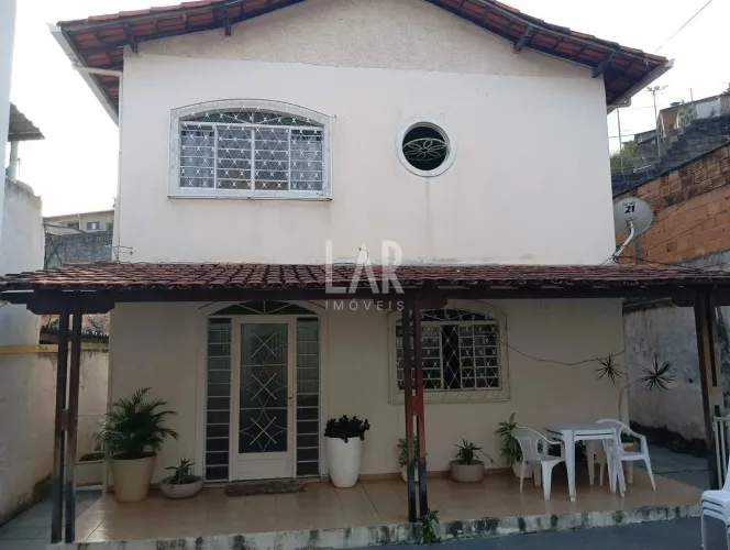 Casa à venda, 6 quartos, 1 suíte, 3 vagas, Lagoinha - Belo Horizonte/MG