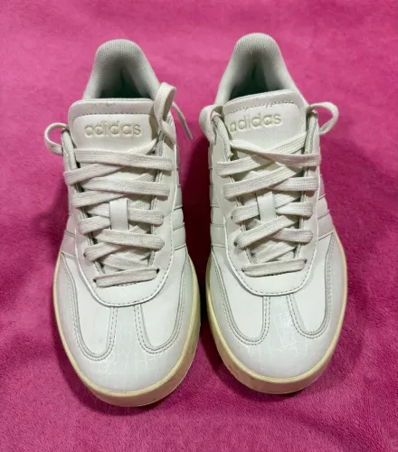 Tênis adidas barreda feminino