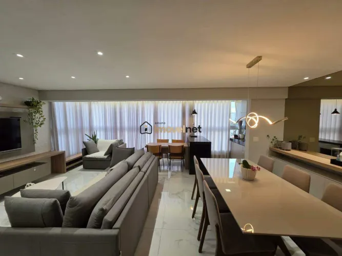 Excelente apartamento reformado, andar alto e vista definitiva!