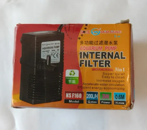 Bomba submersa de baixa potência para pequenos aquários com filtro