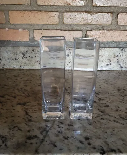 Dupla de vasos decorativos de cristal