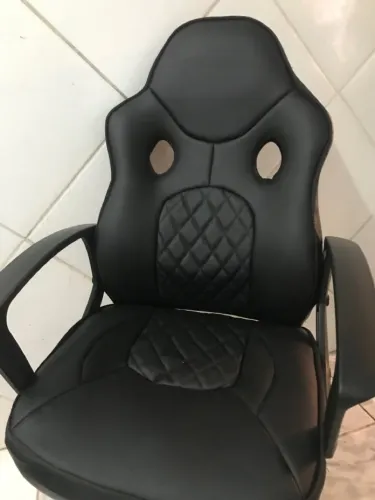 Reforma de cadeira gamer em couro sintéticoo 