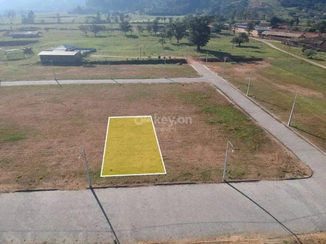 Terreno unindo a tranquilidade da natureza com a comodidade da vida urbana!