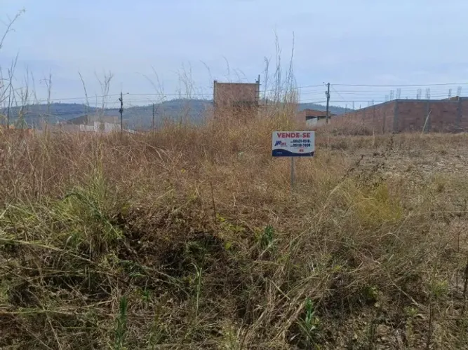 Lote com 250m², localizado na Avenida Jatobá - 9ª Etapa do Bairro Cidade Jardim, uma das r