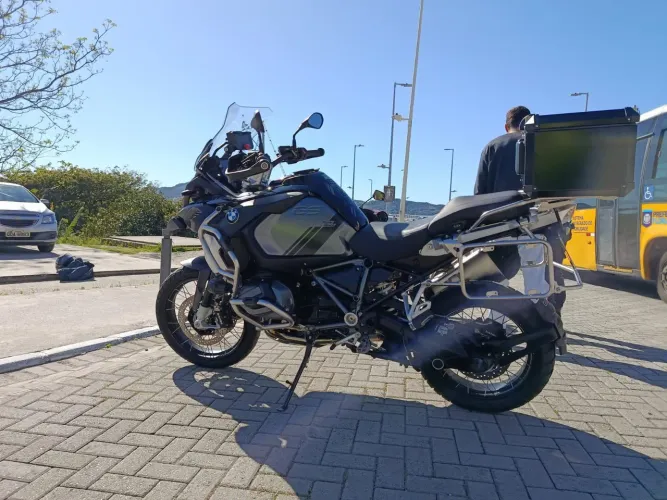 Vendo GSA 1250 único dono 25