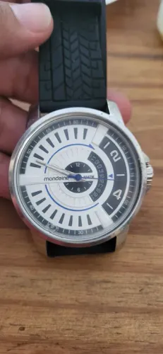 Relógio Mondaine Diver 100 mts super estiloso 48mm de caixa 