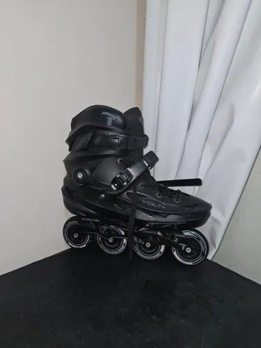 Patins Volt+ 2.0 Preto - 80mm ABEC-9 Seminovo