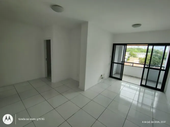 Apartamento à venda na Pituba com 2 quartos, suíte, varanda e infraestrutura completa