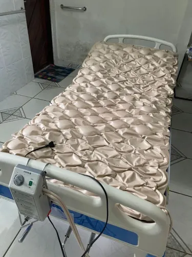 Cama Hospitalar muito nova
