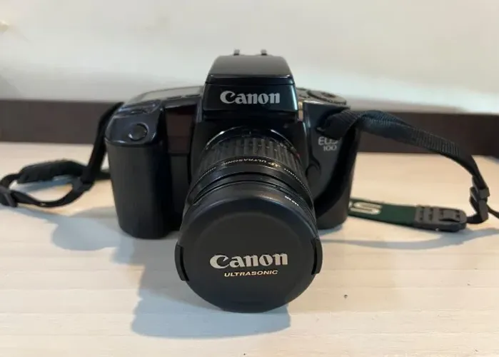 MAQUINA FOTOGRAFICA CANON EOS100 ANTIGA ANOS 90