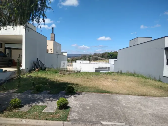 Terreno á venda de 300m² no Condomínio Aldeia da Mata em Votorantim-SP