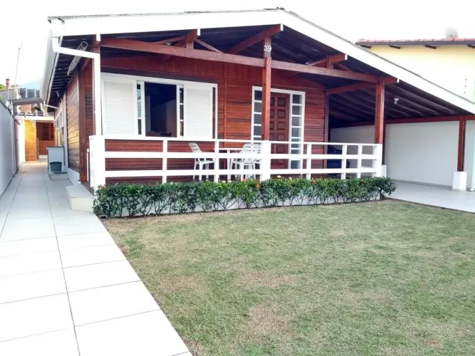 Casa em Rua José Bonifácio - Stella Maris - Peruíbe/SP