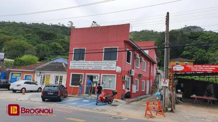 Casa Comercial em Saco Dos Limões