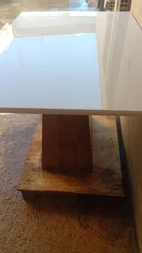 Mesa de jantar com 4 cadeiras