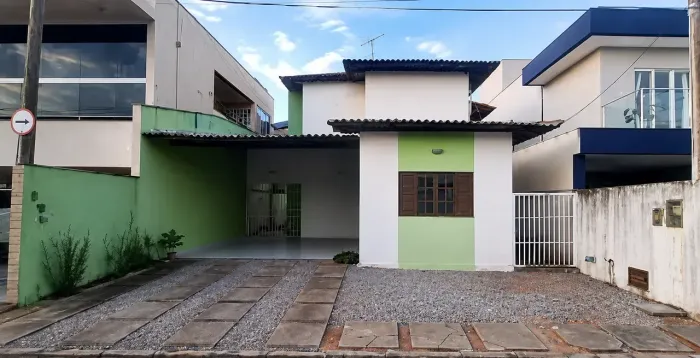 Casa ALUGUEL- Av. Petra Kelly