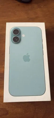 iPhone 16 usado verde fosco 128gb 90% saúde de bateria