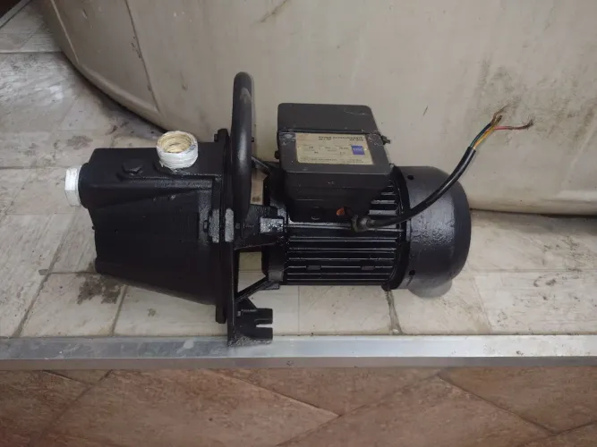 Bomba D'água 1CV - 127/220 Volts.