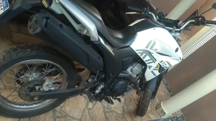 Vendo lander 2020 quitada revisada só transferir.
